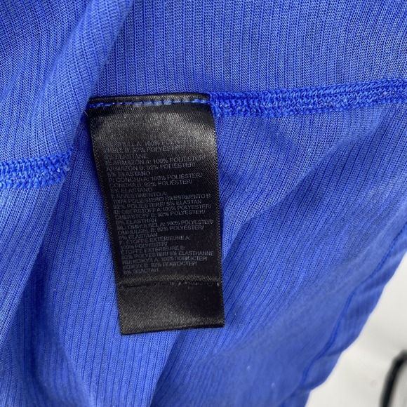 The North Face FlashDry Womens Blue V-Neck Short Sleeve Active Top Size S S/P - Picture 7 of 8